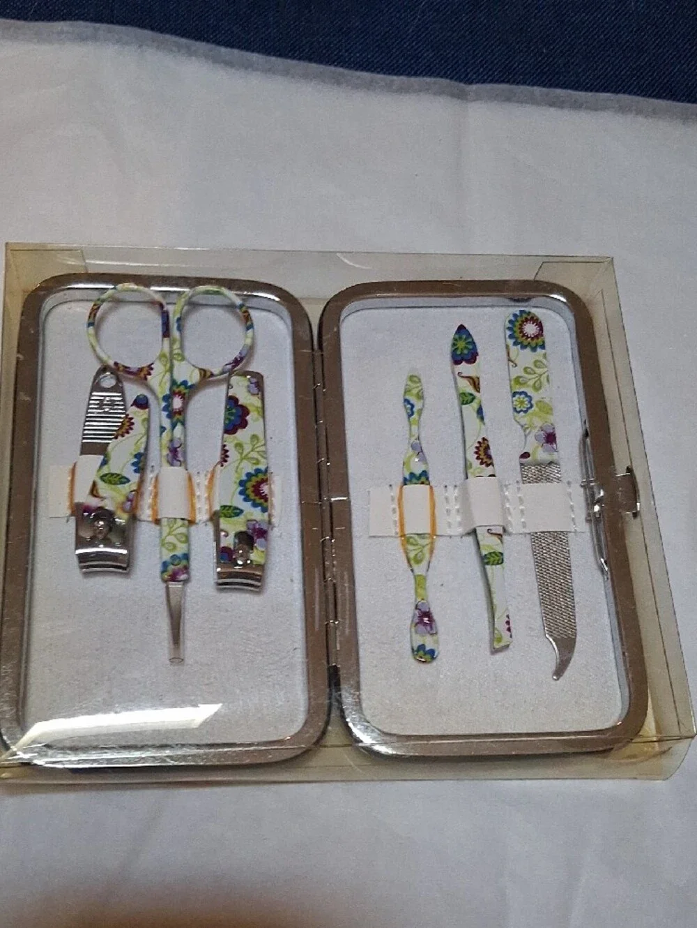 Floral Pattern Women's Manicure Set - Multi/Green Accents